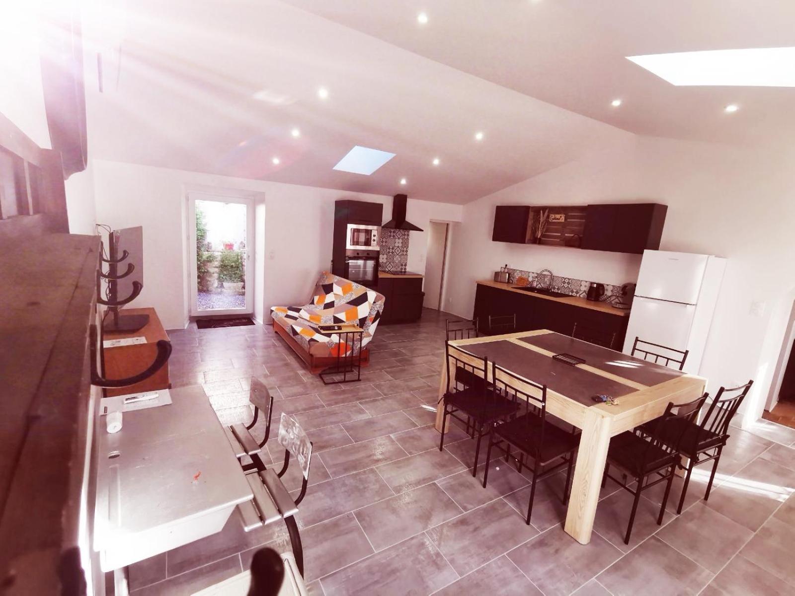 Jolie Maison Renovee Avec Jardin Casa de Férias *