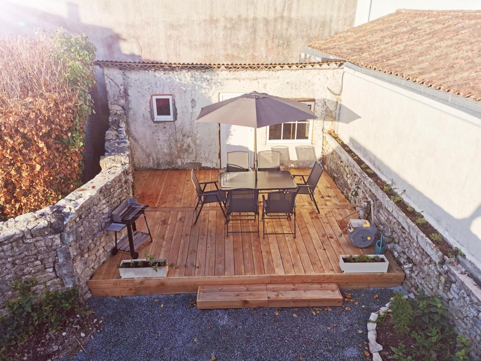 Jolie Maison Renovee Avec Jardin Esnandes